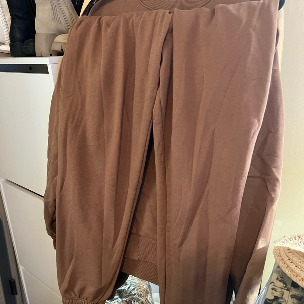 nuuds OG chocolate brown sweat set. **read description for sizing**